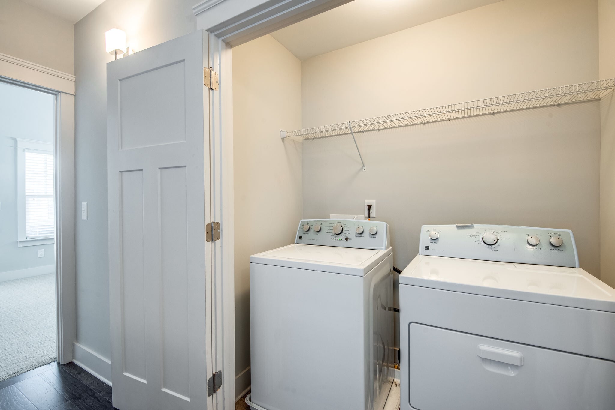 Washer / dryer closet (provided) - 710 Buchanan St