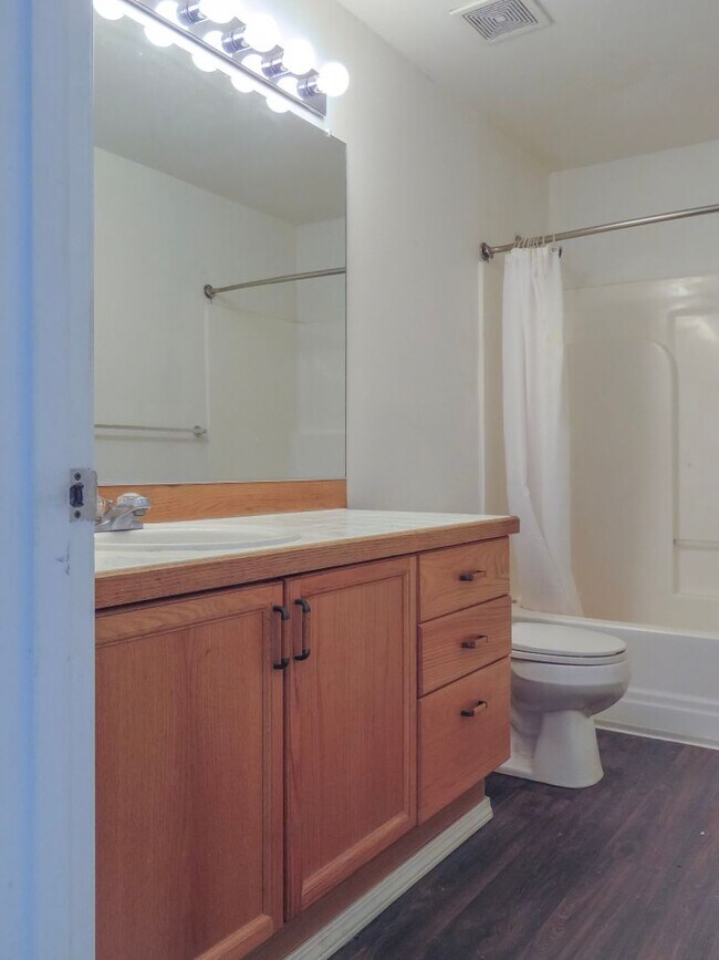 Building Photo - 3 Bedroom 2 Bath Ranch Home Coming soon !