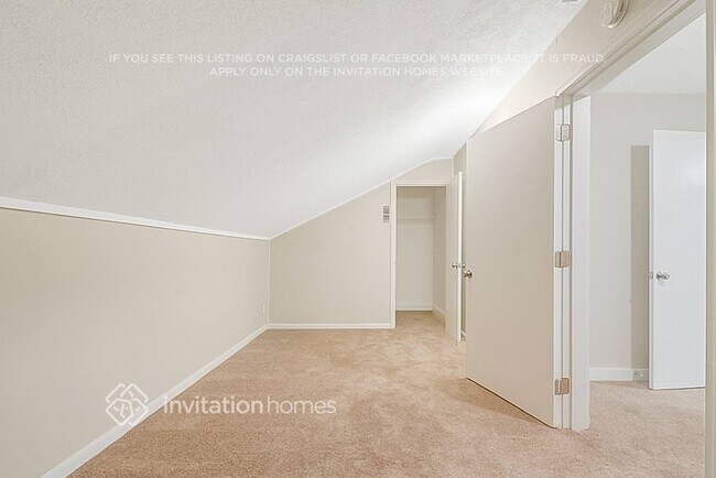 Building Photo - 911 Buckingham Rd