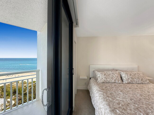 Building Photo - 3000 N Ocean Dr