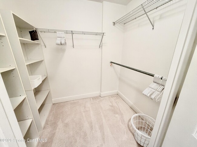Building Photo - 551 Casa Bella Dr