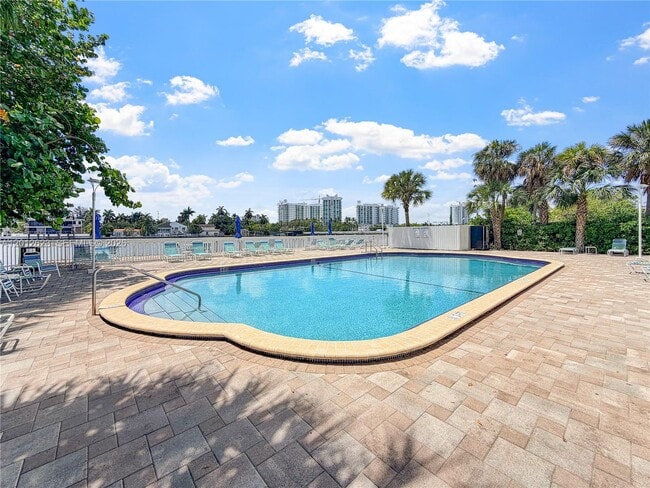 Building Photo - 1455 N Treasure Dr