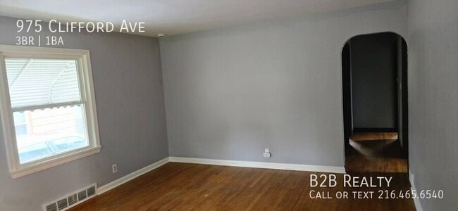 Building Photo - 975 Clifford Ave
