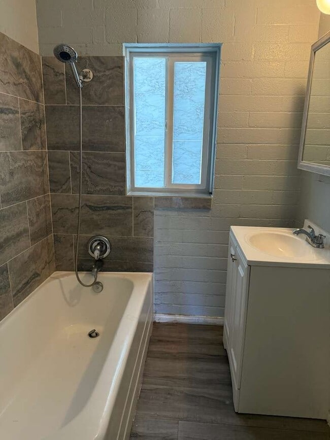 Building Photo - 3622 Ottawa Ave