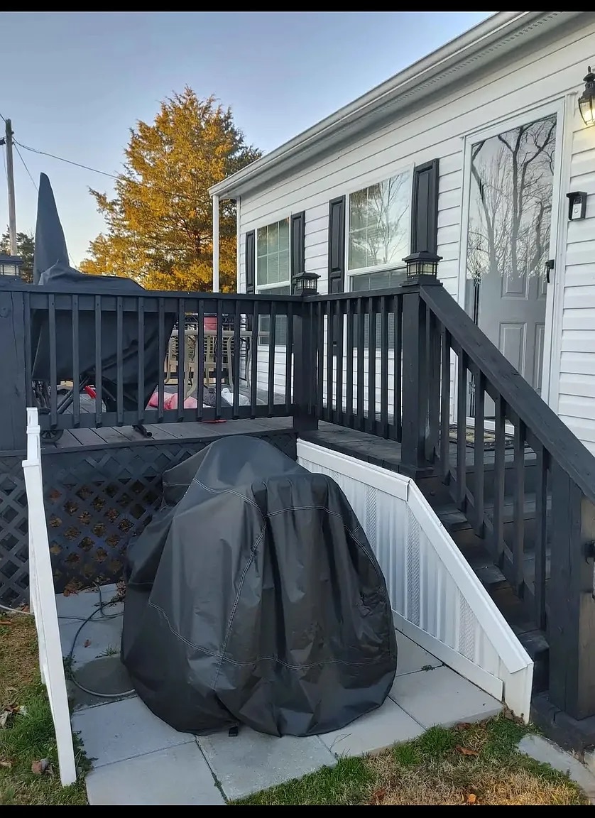 Building Photo - Room in House on Robin Ln