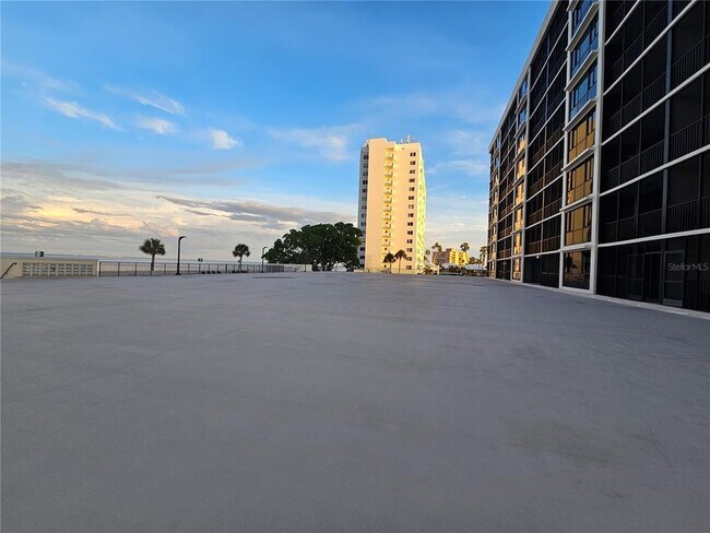 Building Photo - 7100 Sunshine Skyway Ln S