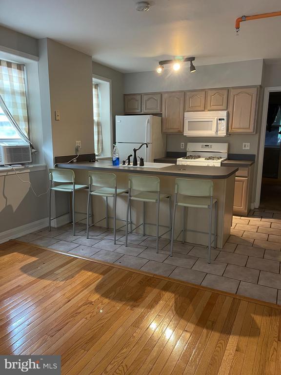 Building Photo - 804 N Calvert St