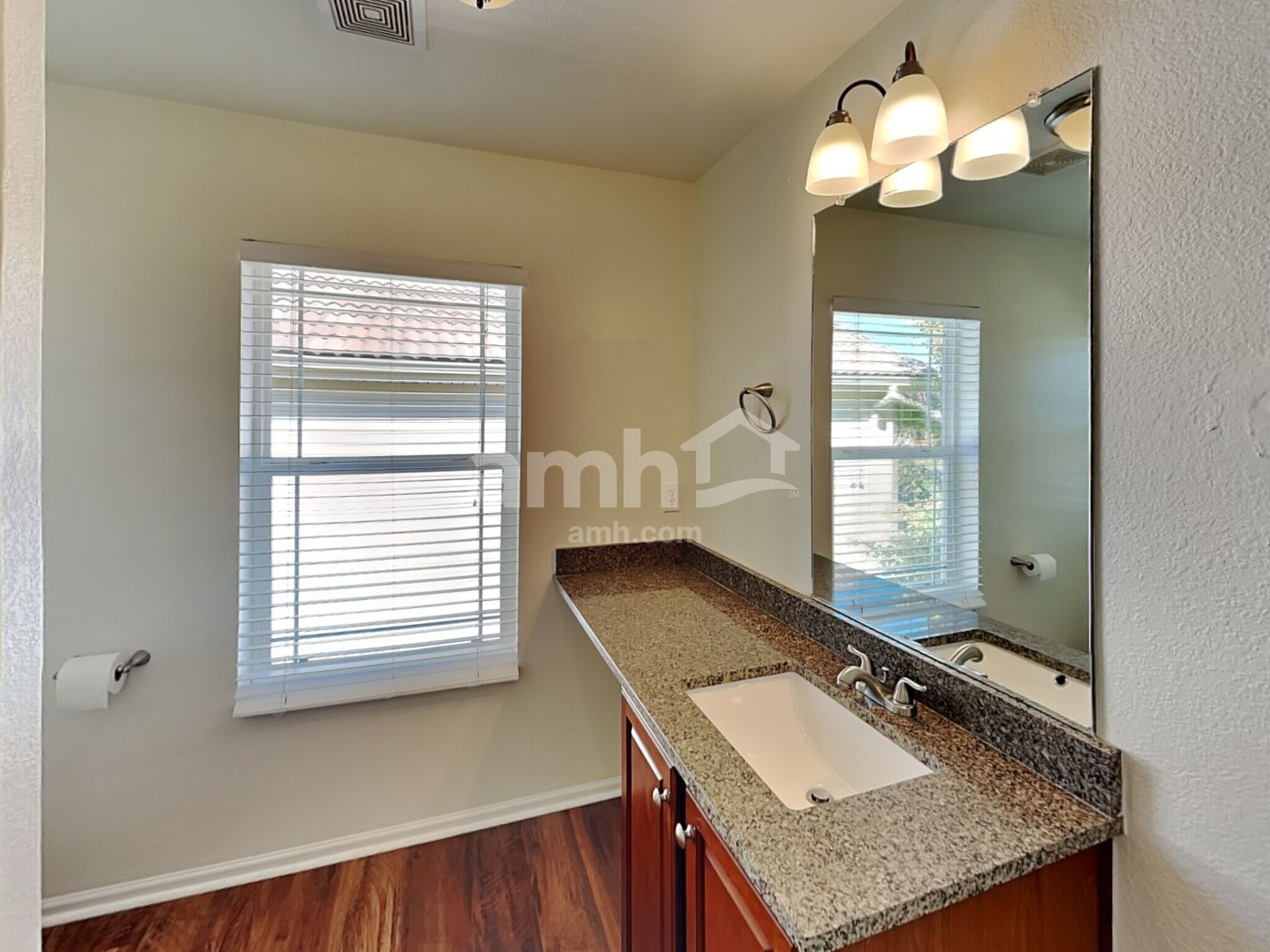 Building Photo - 2275 Coach House Loop