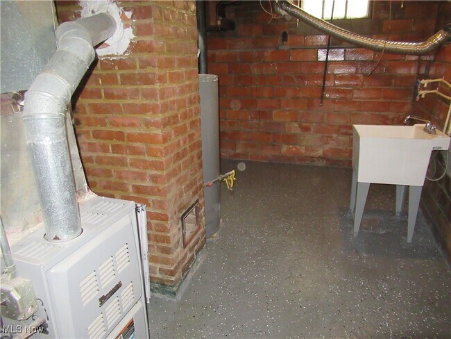 Building Photo - 12213 Mortimer Ave