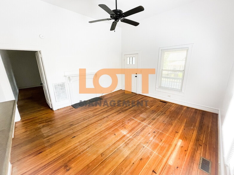 Building Photo - 6 Pelzer St