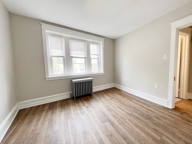 Building Photo - 193-197 E Lancaster Ave