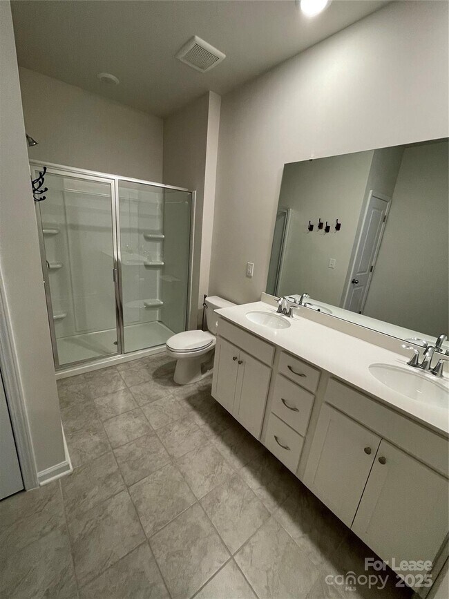 Building Photo - 398 Kennerly Center Dr