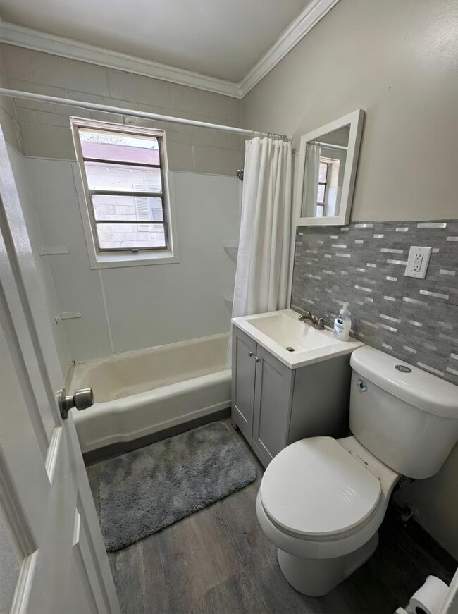 Building Photo - 303 Hay St