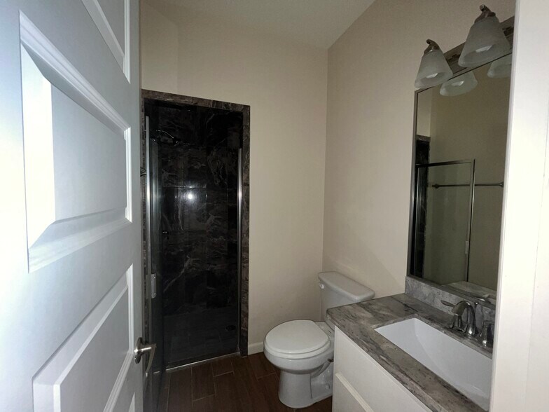 Building Photo - 202 Fig Dr