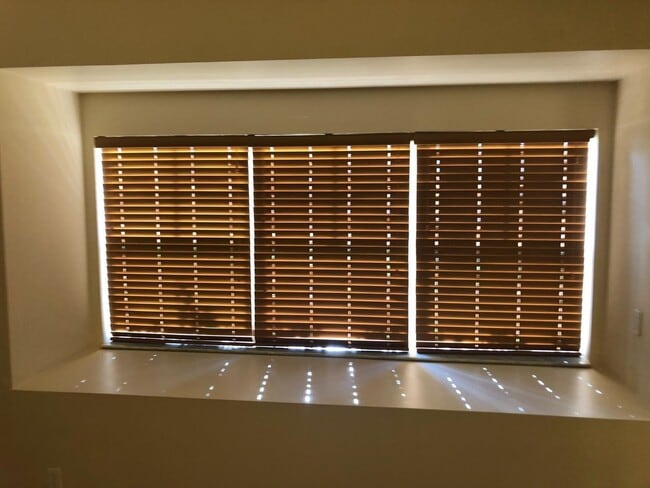 Building Photo - ? LIMITED TIME ONLY ?? For applicants meeting, all of our qualifications the owner is offering $5...