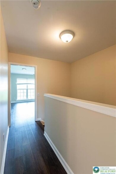 Building Photo - 8475 Putnam Ct