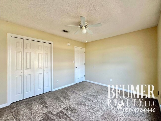 Building Photo - Charming Home with Spacious Backyard and M...