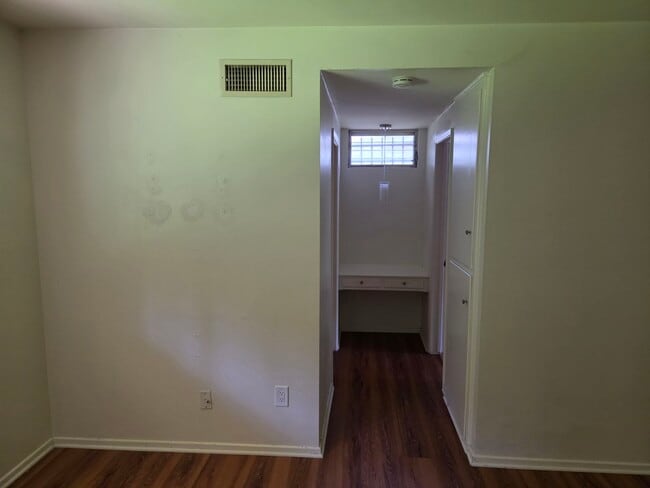 Building Photo - 4734 Laurelgrove Ave