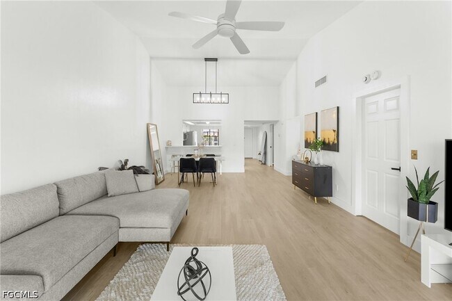 Building Photo - 700 Misty Pines Cir