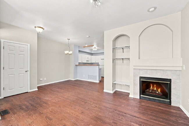 Building Photo - $2,695.95 - 3 Bed, 2.5 Bath Newly Updated Townhome in Centennial with Central AC