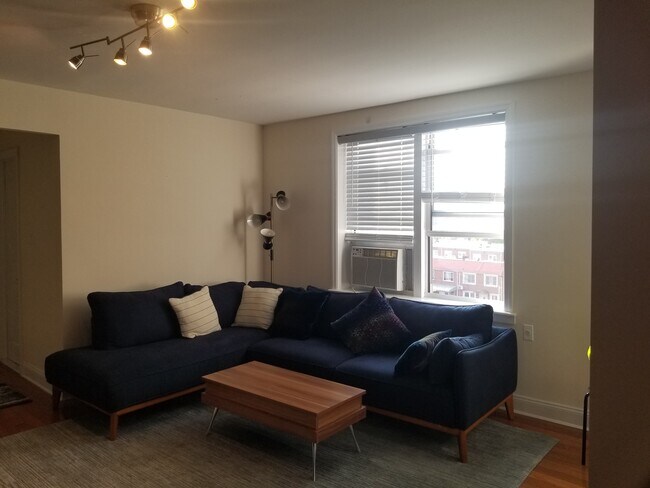 Building Photo - 10537 64th Ave