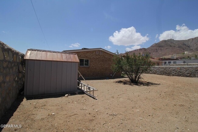 Building Photo - 2529 Jackson Ave