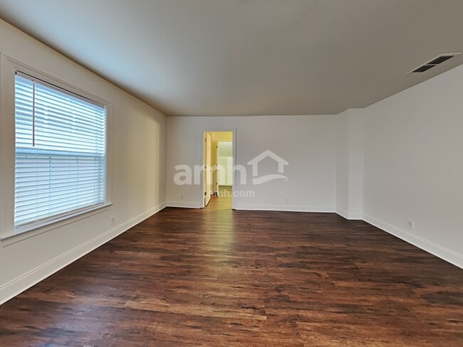 Building Photo - 1514 Dewsbury Dr