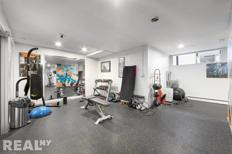 Building Photo - 394 E 8th St