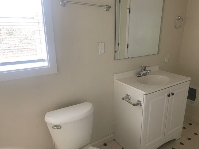 Building Photo - Good connections make all the difference