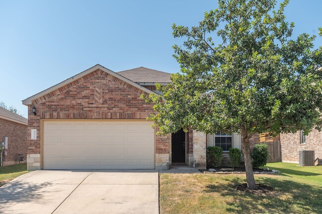 Primary Photo - One Story Home - Blocks To I35 and Baylor ...