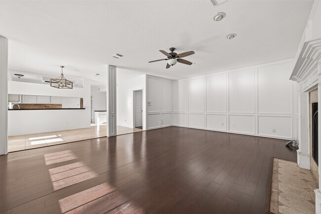 Building Photo - 2627 Double Lake Dr