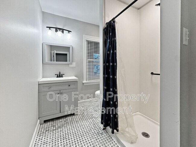 Building Photo - 1116 Woodmont Ave