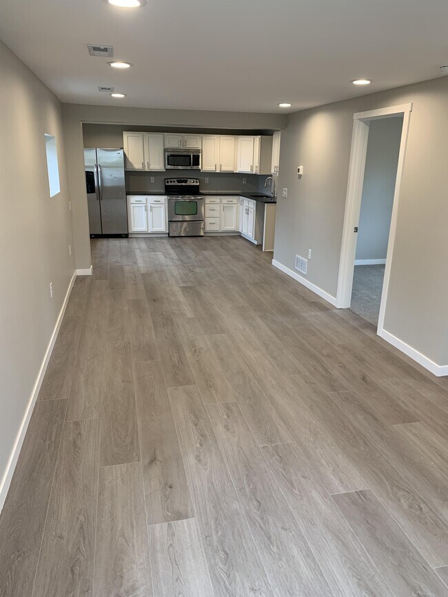 Building Photo - 34 Westview Pl