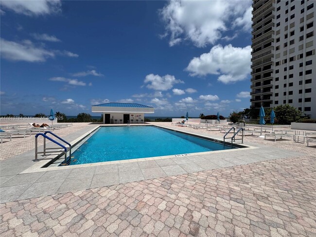 Building Photo - 1201 S Ocean Dr