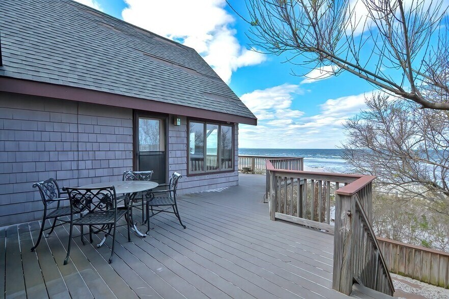 Building Photo - 18 Bungalow Rd