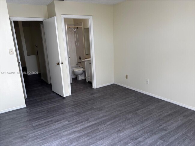 Building Photo - 10521 SW 158th Ct