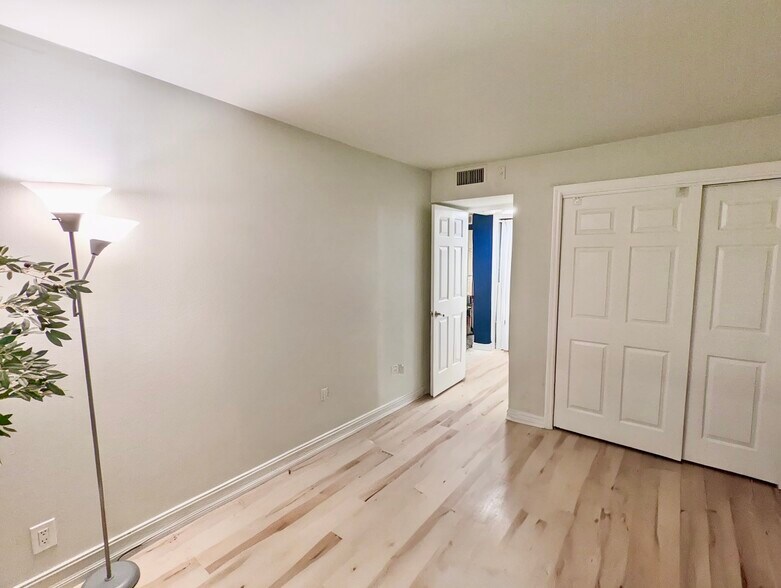 Building Photo - 3031 N Ocean Blvd