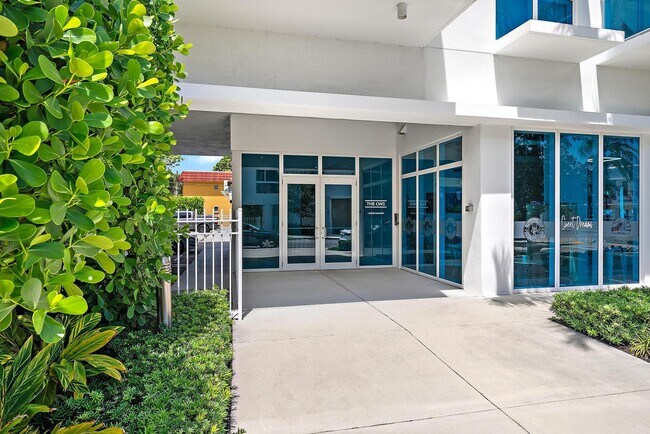 Building Photo - 1 S Palmway