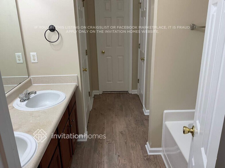 Building Photo - 706 Denise Ct