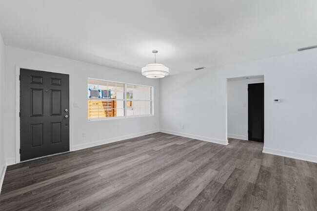 Building Photo - 2491 Coronado Way