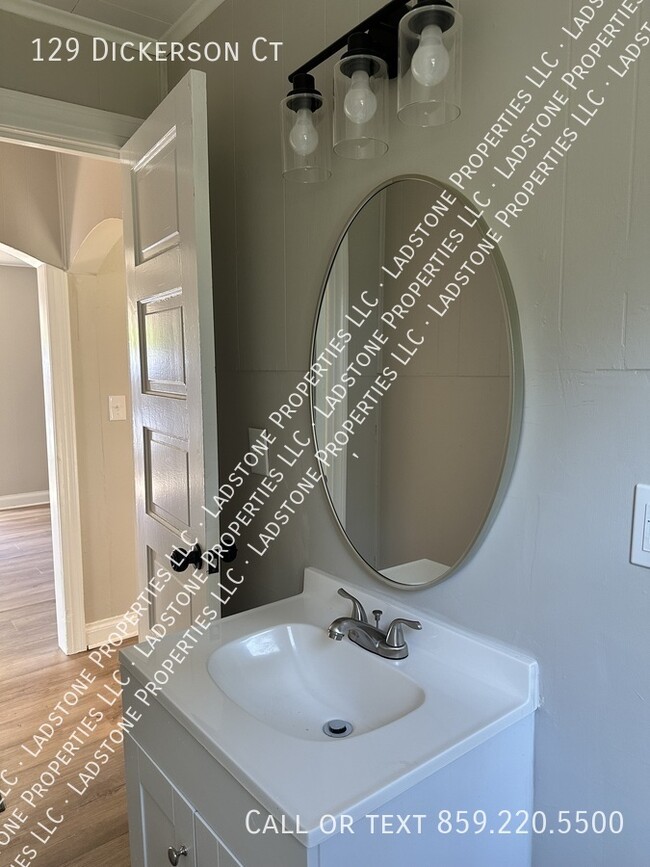 Building Photo - 129 Dickerson Ct