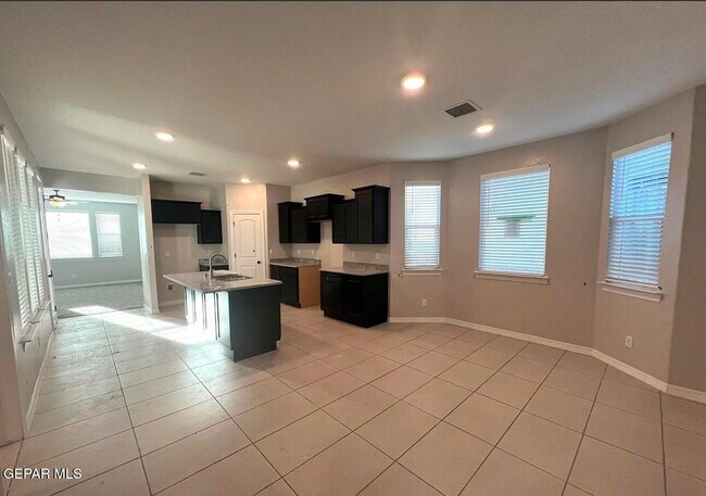 Building Photo - 5849 Dalhart Dr