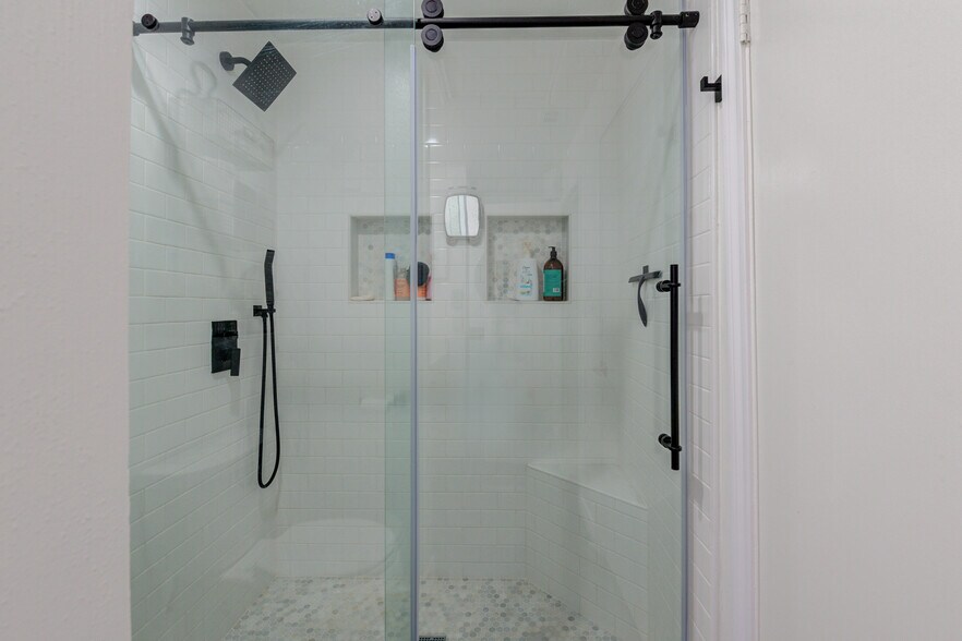 Building Photo - 704 Bering Dr