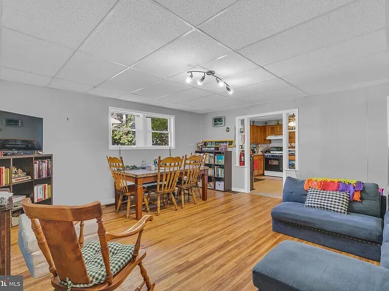 Building Photo - 134 Phillips Ave