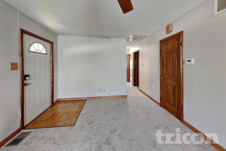 Building Photo - 1811 Inner Cir Dr