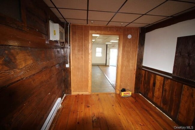 Building Photo - 325 N Main St
