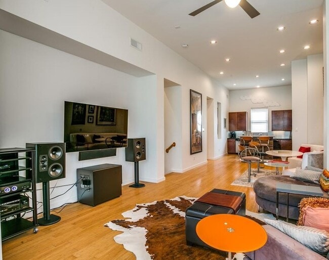 Building Photo - 744 Cannen John Ln