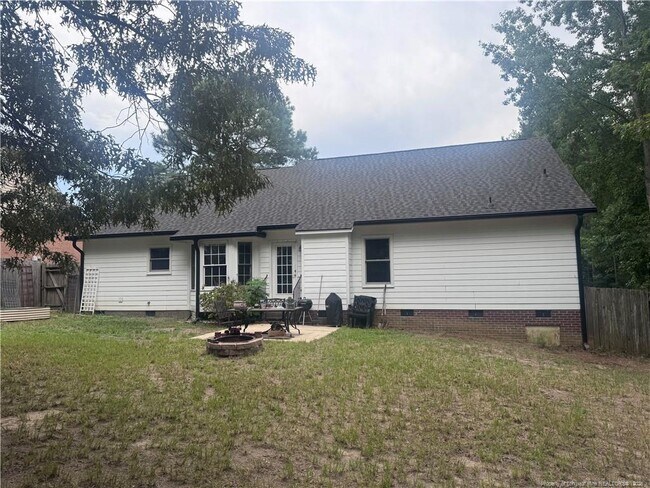Building Photo - 3028 Coachway Dr