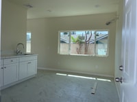 Building Photo - 918 N Maple St