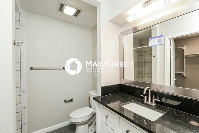 Building Photo - 4 Bedroom Pet-Friendly Home in Edmond, OK ...